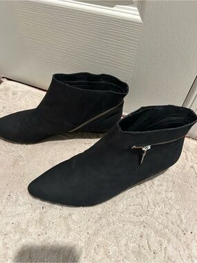 Women's Black Pointed Ankle Booties with Side Zip Accent